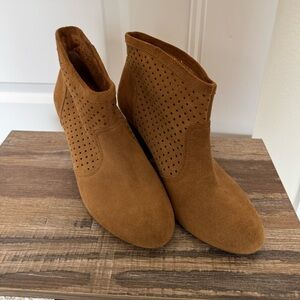 Jessica Simpson Brown Suede Ankle Booties